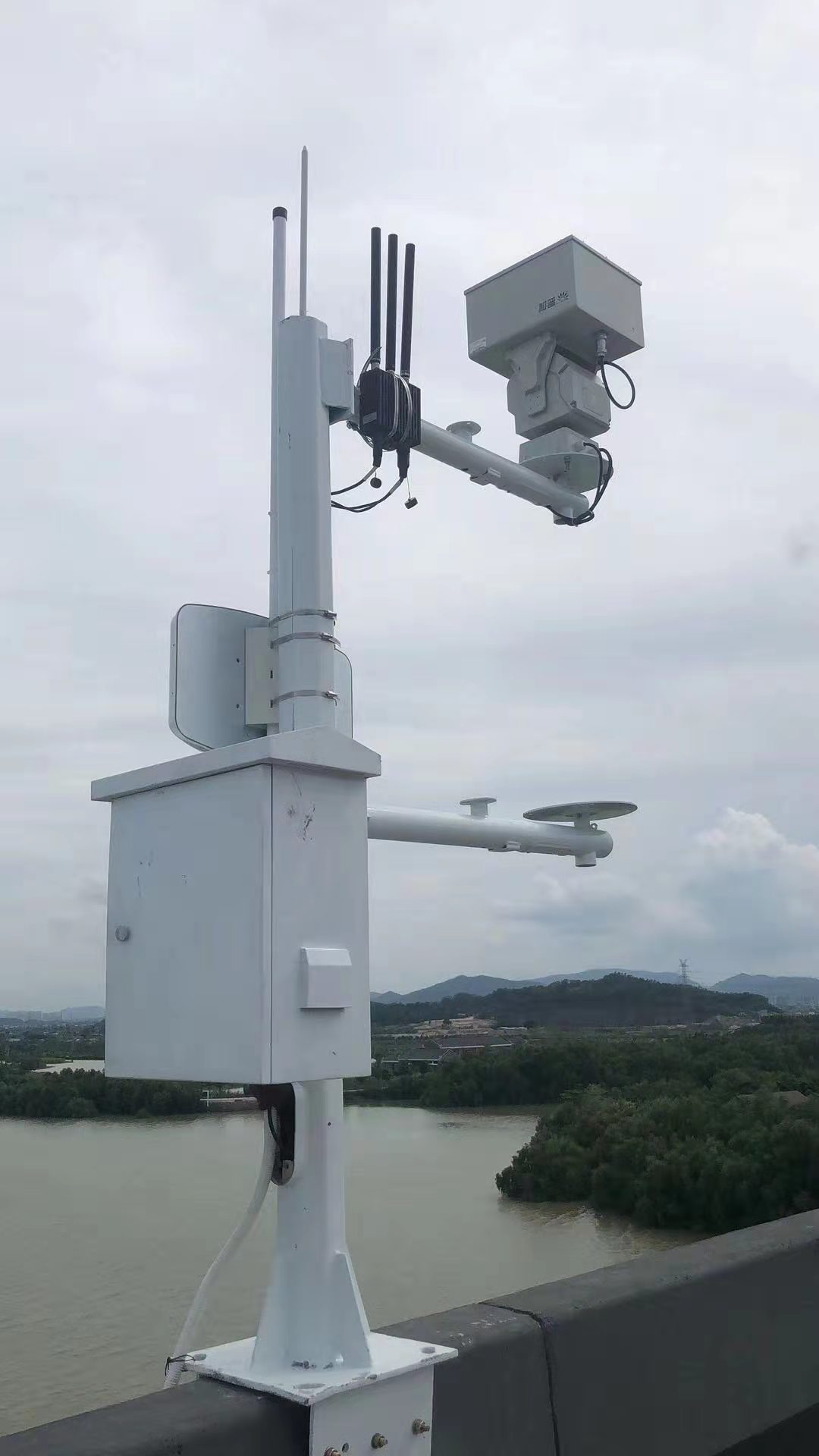 ���ݵ���ĳˮ���״ﰲ��Ԥ��ϵͳ 